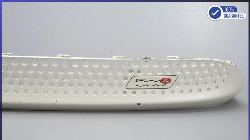 Parrilla inferior trasera eléctrica Fiat 500 2013-2019 68206911AA OEM Foto 2 de 4