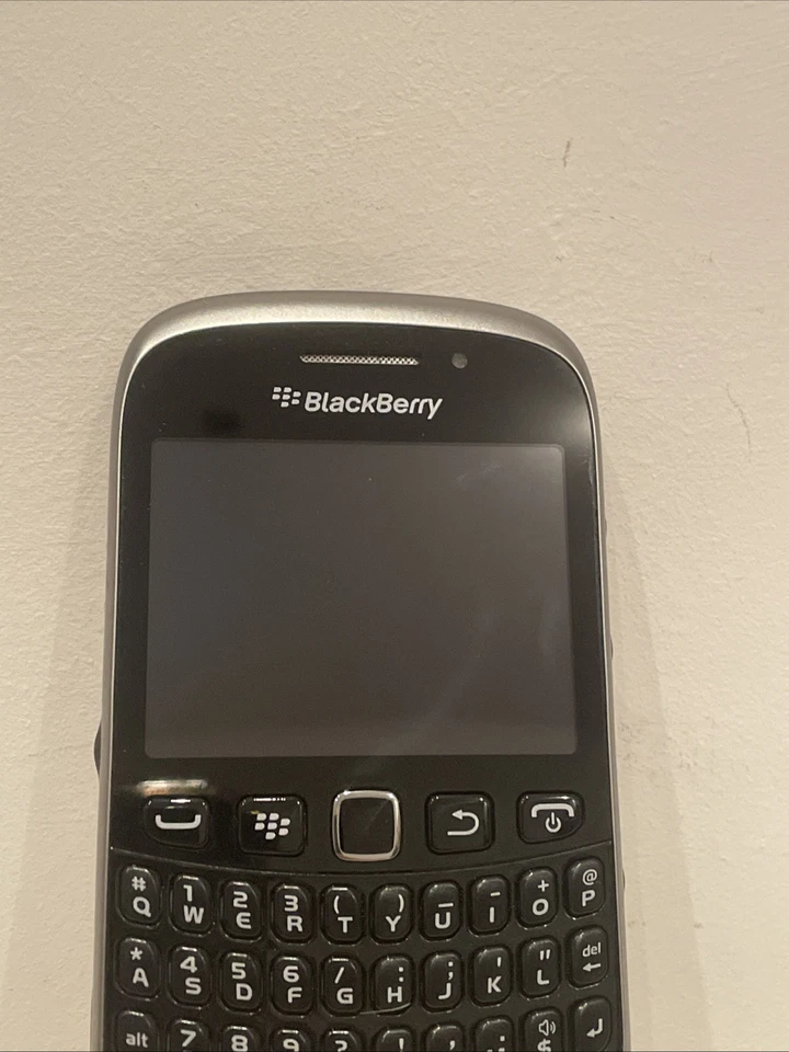 BlackBerry Curve 9320 Smartphone - Image 3 of 4