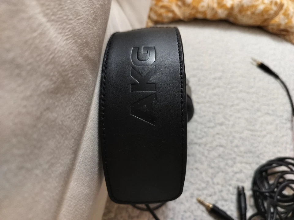 Auriculares DJ de referencia AKG K267 edición Tiesto Foto 4 de 4