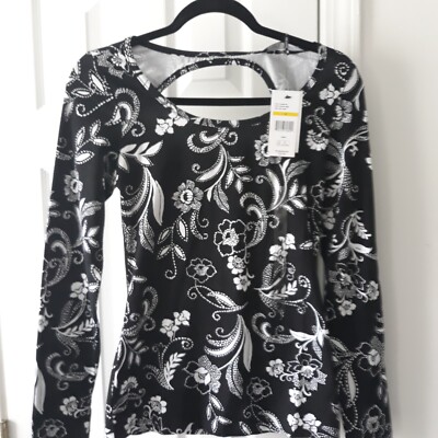 NWT Energie Junior Size Medium Long Sleeves Black/White Top with Peek-A-Boo Back