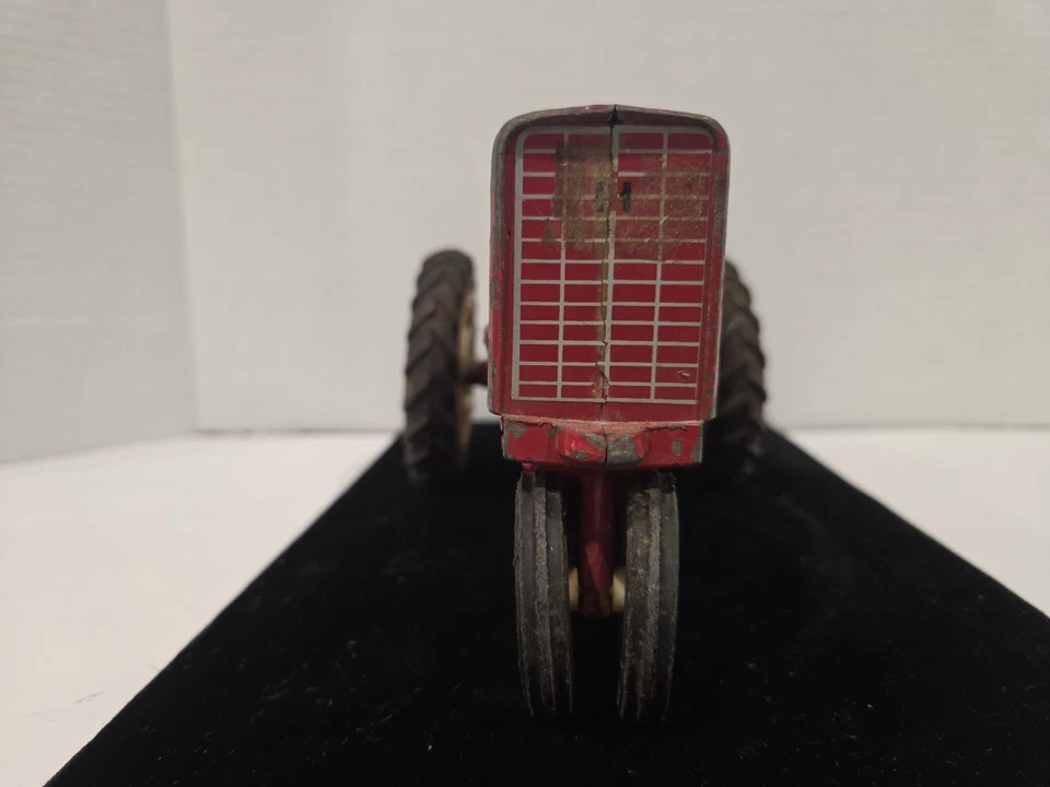 Cosechadora de colección Ertl International tractor diecast frente estrecho rojo EE. UU. Foto 2 de 4