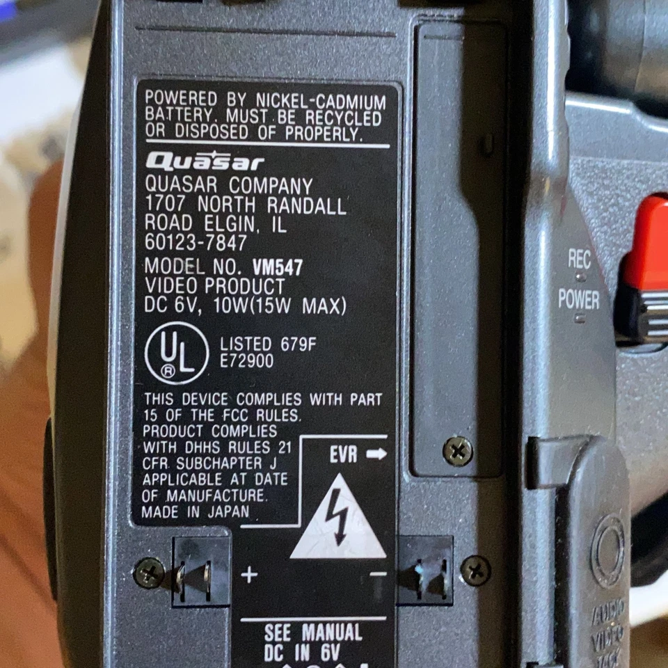 Quasar Palmcorder VHS-C Camcorder Model VM547 20x/120x Zoom Vintage Camera PARTS - Image 4 of 4