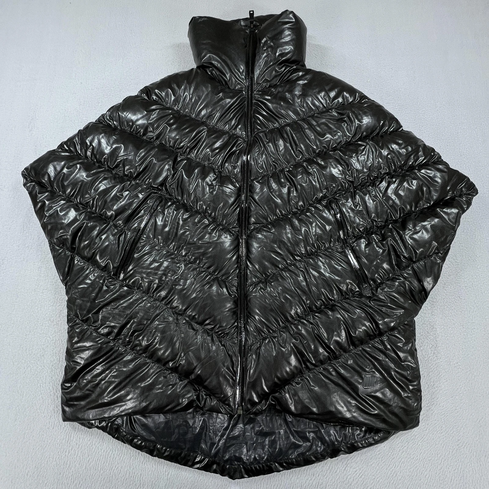 Nike Cascade Down 550 Puffer Poncho Jacket Womens Small Black 651592-010