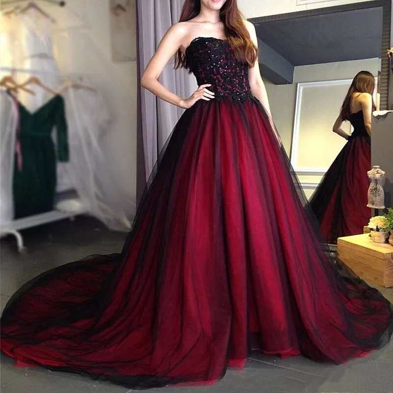 Gothic Wedding Dresses Burgundy Lining Black Tulle Sweetheart Beading Gown