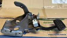 02-08 TOYOTA ALPHARD HYBRID 2.4 MK1 PETROL BRAKE PEDAL ASSEMBLY WITH SENSOR