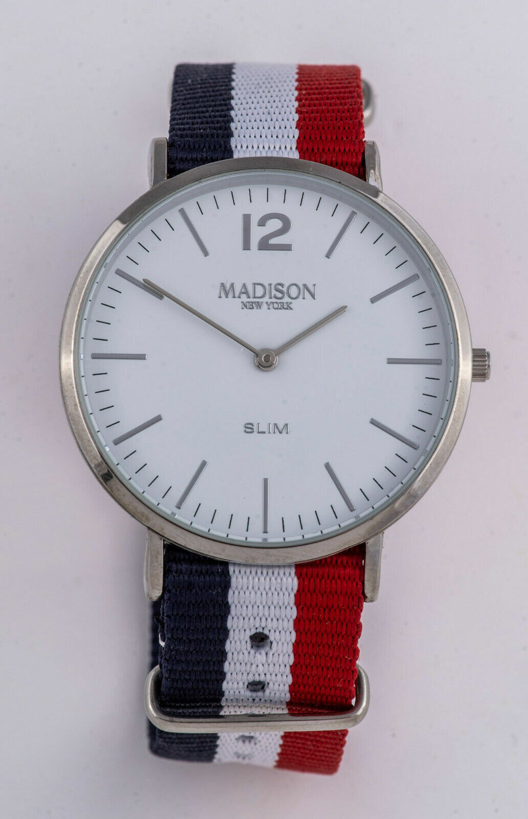 Montre homme Madison New York Slim M49 neuve avec son cadran bleu blanc rouge