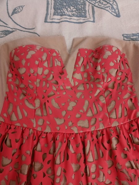Vestido de fiesta Corto. Talla 36. De Alba Conde.