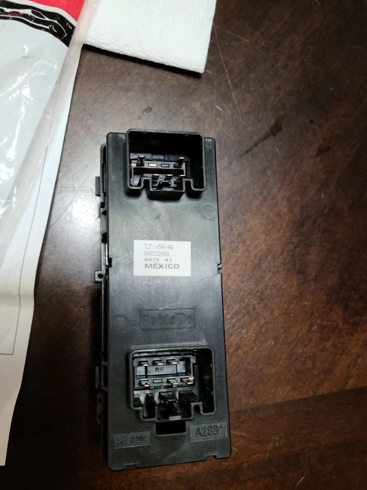 Interruptor de ventana eléctrica de puerta delantera izquierda Motorcraft SW-7208 - 07 Mercury Mountaineer Foto 2 de 4