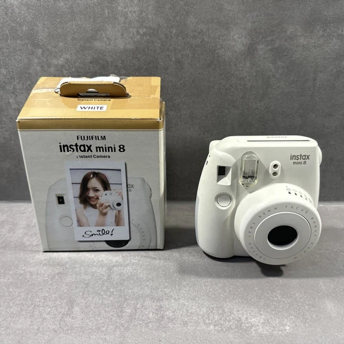 Fujifilm Instax Mini 8 Instant-Kamera - Getestet in OVP - Bild 1 von 8