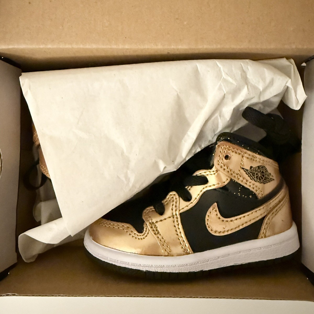 Mid Se Metallic Gold 1s Size 5C Nike Air Jordan Mid SE Black - Main Image