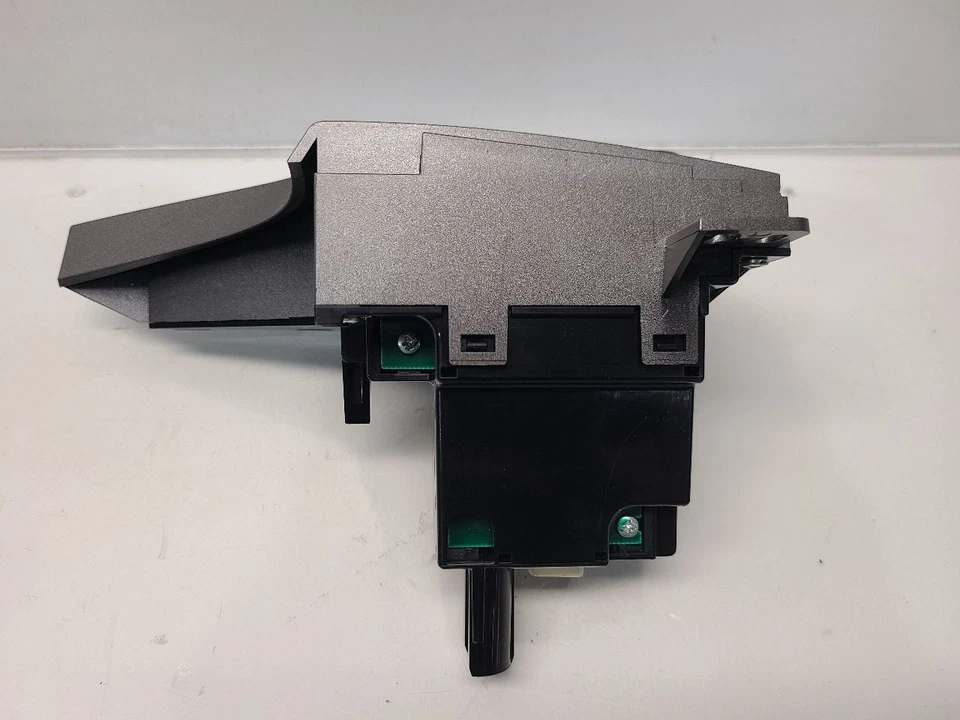 2009-12 Toyota Venza контроль температуры - автоматический температуры с камерой заднего вида  - Изображение 4 из 4