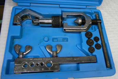 IMPERIAL EASTMAN TUBING TOOL KIT #93-FB AND MAC TUBE CUTTER #TC033 IN  CASE