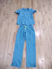 Figs Technical Collection 2 Piece Set Solid Dark Green Pants & Scrub Top- SMALL