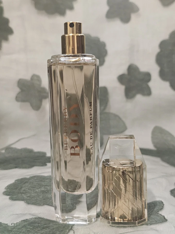 Burberry Body Eau De Parfum 2,0 oz. Foto 2 de 3