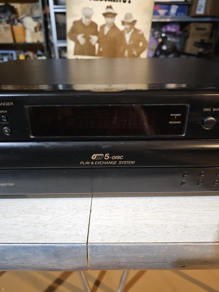 CAMBIADOR AUTOMÁTICO DE DISCO COMPACTO JVC XL-F252 SISTEMA DE REPRODUCCIÓN E INTERCAMBIO DE 5 DISCOS FUNCIONANDO Foto 3 de 4