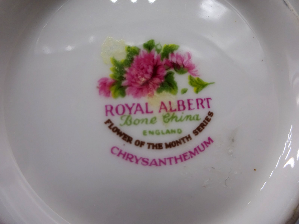 3 Vintage Royal Albert Coffee Mugs - Chrysanthemum (Nov) - Trillium ...