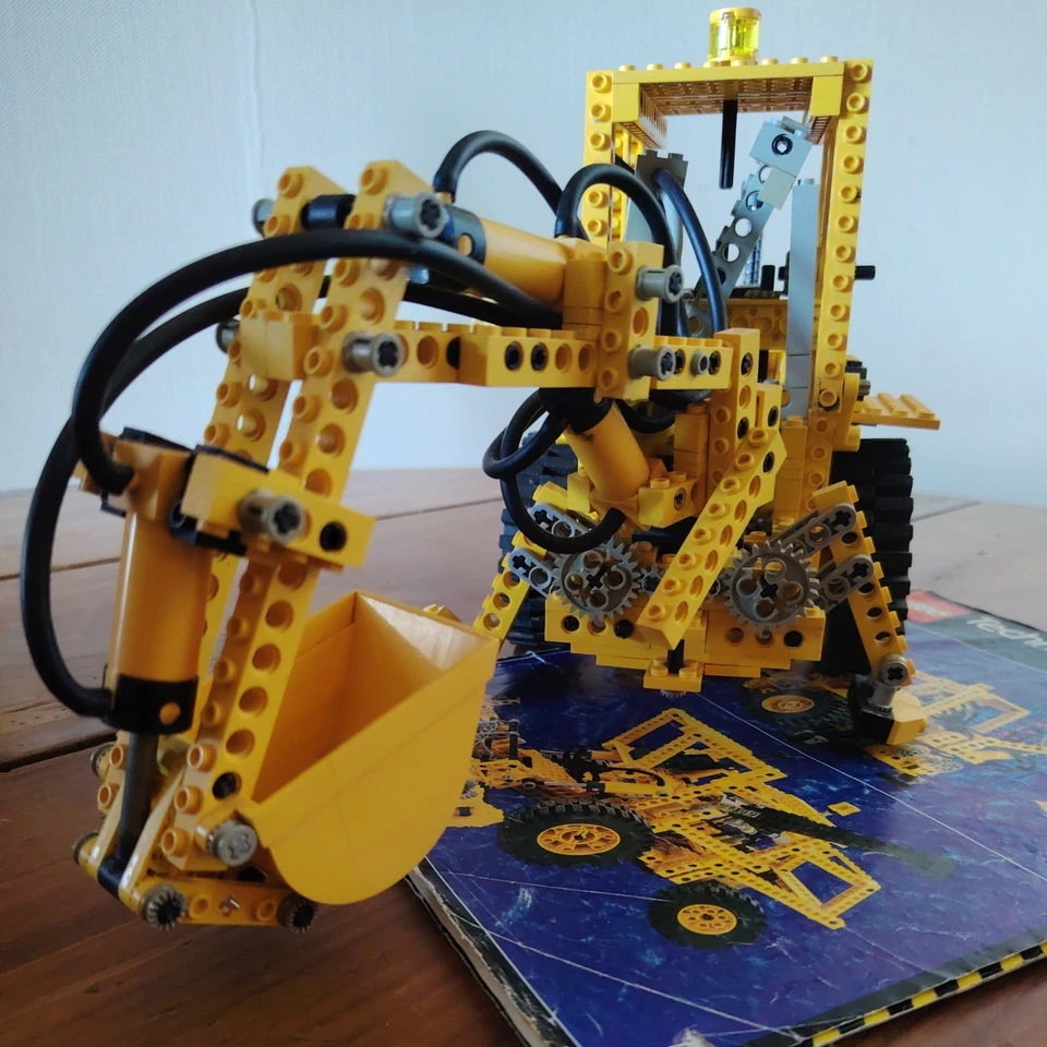 LEGO Technic 8862 Backhoe Grader, photo 4 sur 5