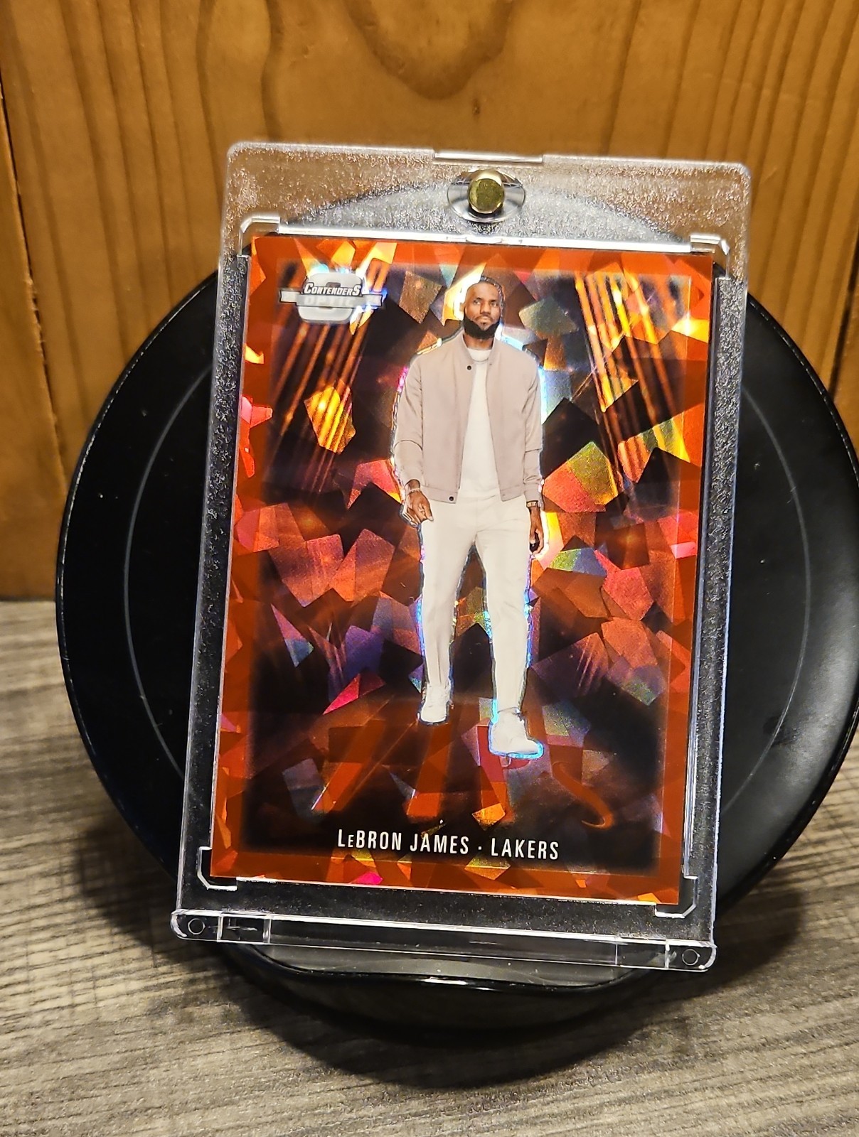 2023-24 Panini Contenders Optic - Vips LeBron James #3 Red Cracked Ice Prizm/175