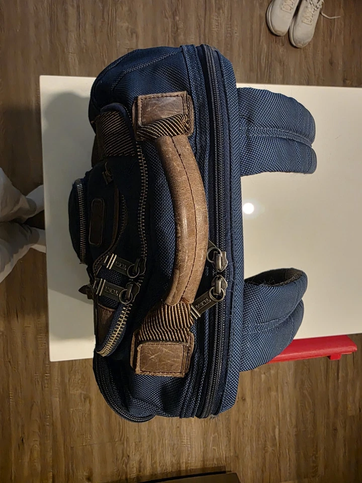 Tumi Alpha Bravo Kingsbill Genuine Leather Dark Blue CC - Image 4 of 4