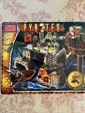 2005 Mega Blocks Pyrates 3676 Smuggler's Fort (Sealed Retail Box!) Discontinued