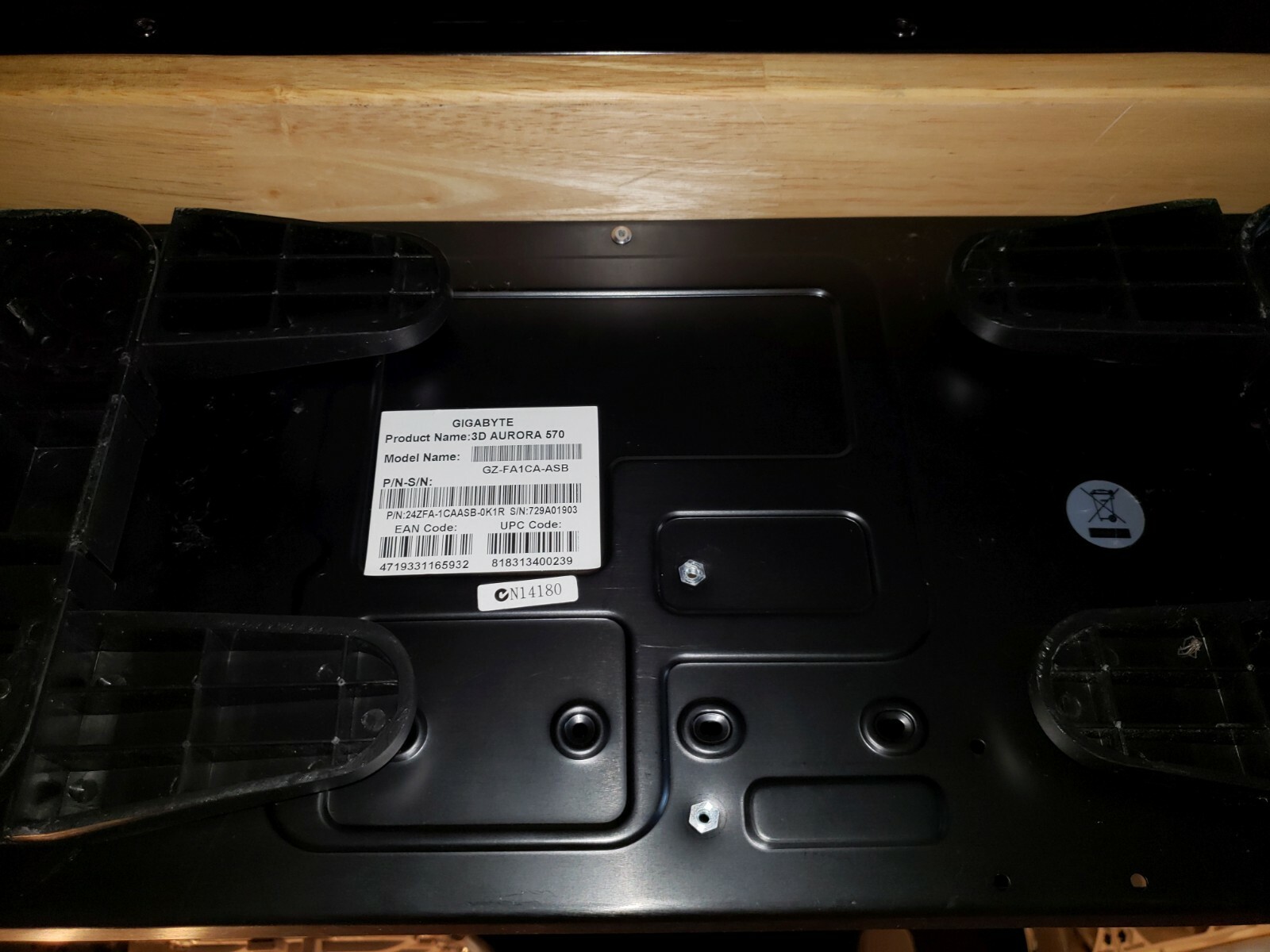 Gigabyte gz-Fa1ca-asb 3D Aurora 570 chassis - Black (818313400239)