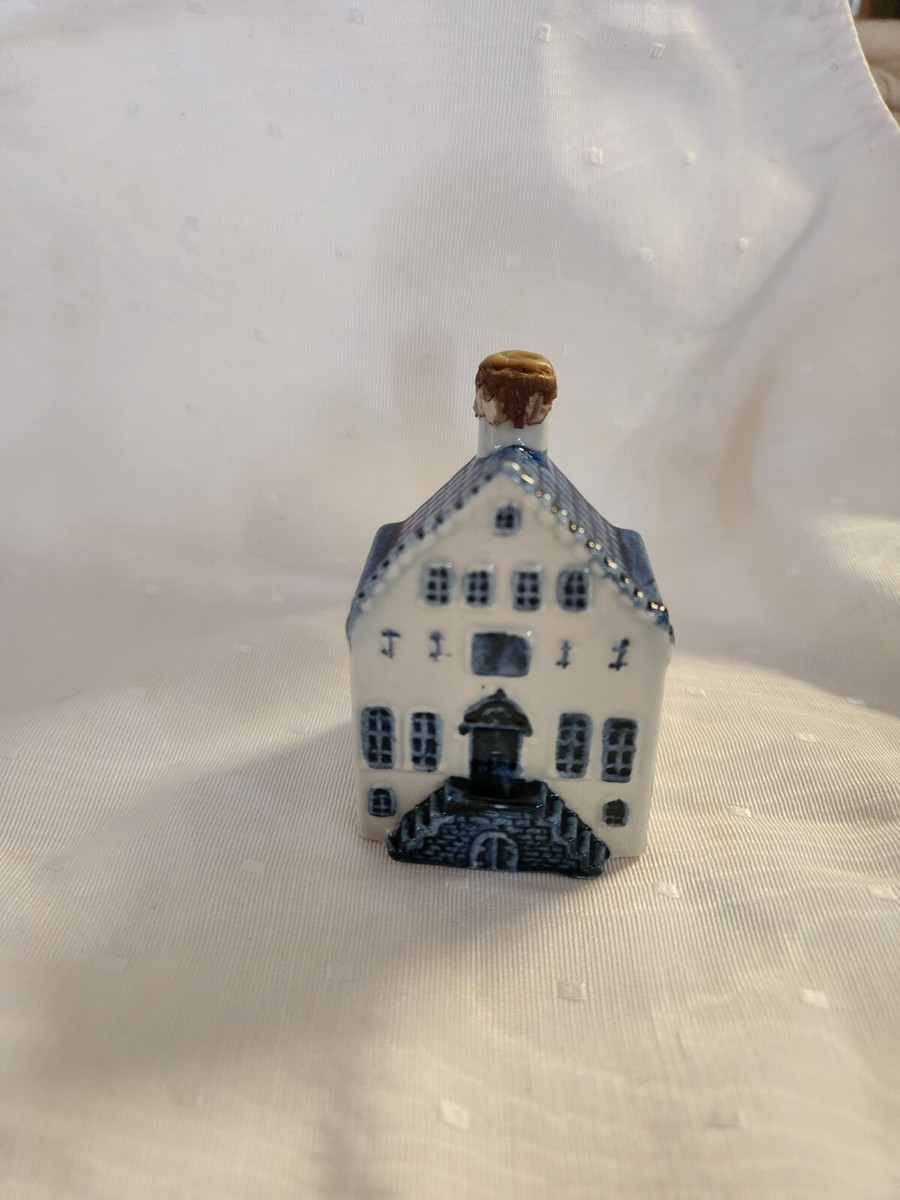 Early KLM House #4 ROYAL DELFT BLUE HOLLAND MARK RARE ! SWEET