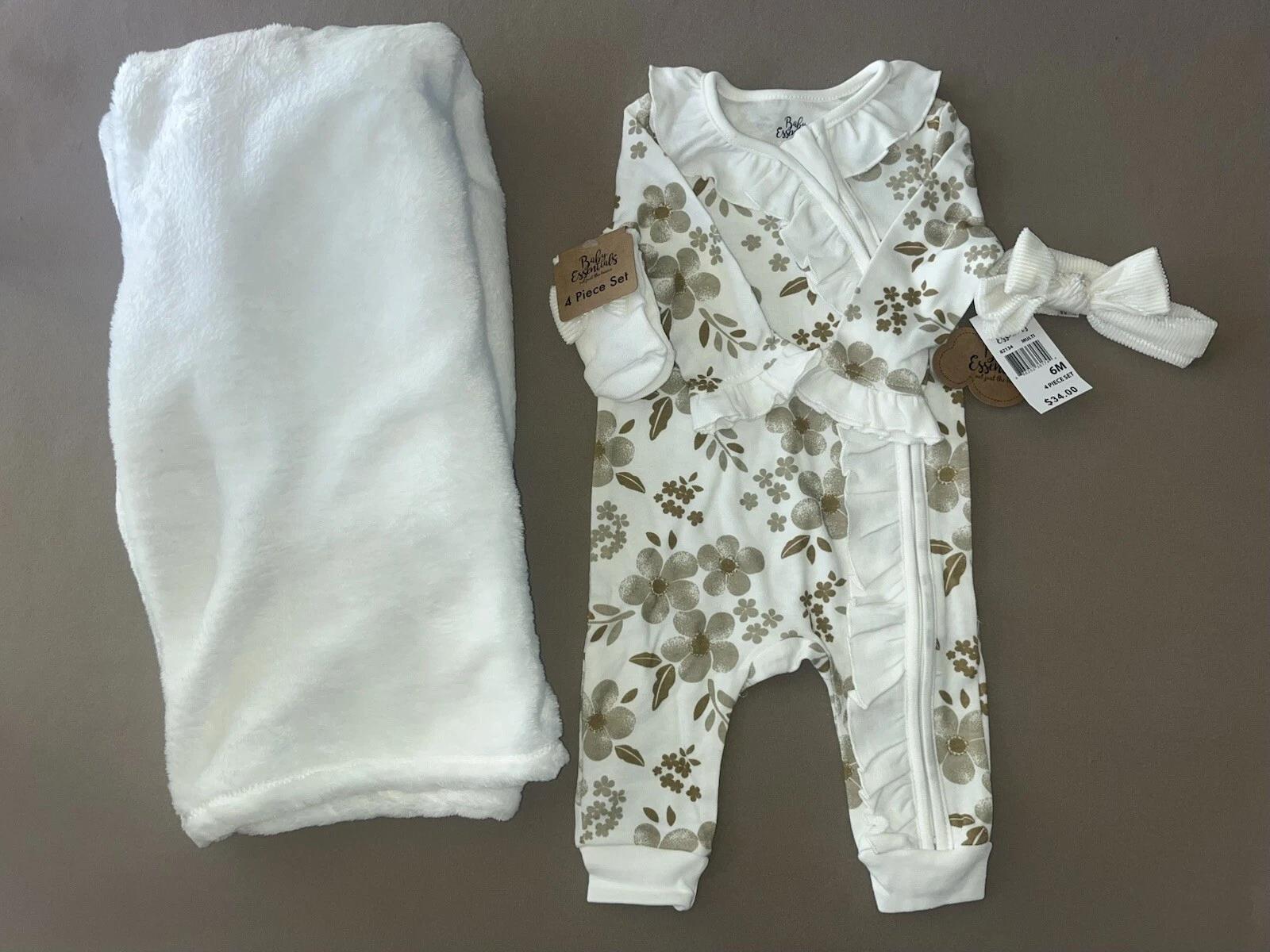Baby Girls 6 Months FOUR Piece Set (Outfit, Socks, Bow & Blanket) New With Tags!