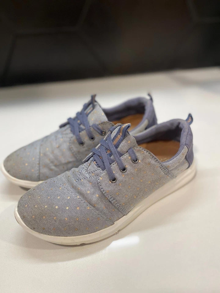 Women’s Toms del ray Polka Dotted Sneakers Size 6 - Image 3 of 4