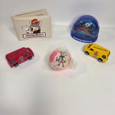 1990 s CHUCK E CHEESE Showbiz Pizza Toy Lot White Wallet, Snow Globe, Van, Hacky