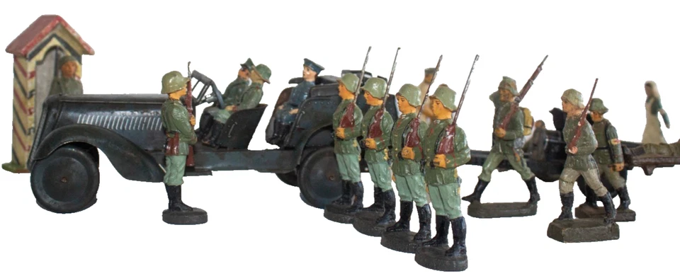 Soldados alemanes elastolina/GAMA de colección de la Segunda Guerra Mundial en retirada diseño a escala de 7,5 cm Foto 4 de 4