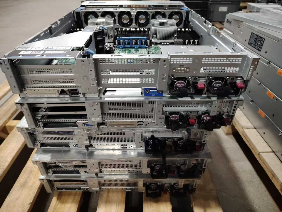 HPE DL385 G10 PLUS Server 8X2.5" (8NVME) P408I 2x800W - Image 2 of 4