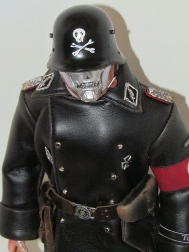 DEUTSCHER OFFIZIER WWII "ARZT. Doom" Custom 1/6th Figur Toybiz 2005 Figur