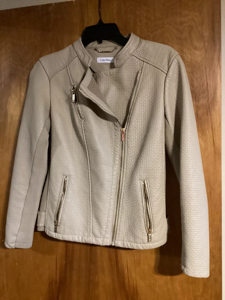 Chaqueta de moto de cuero vegano para mujer Calvin Klein beige talla M nueva sin etiquetas Foto 2 de 4