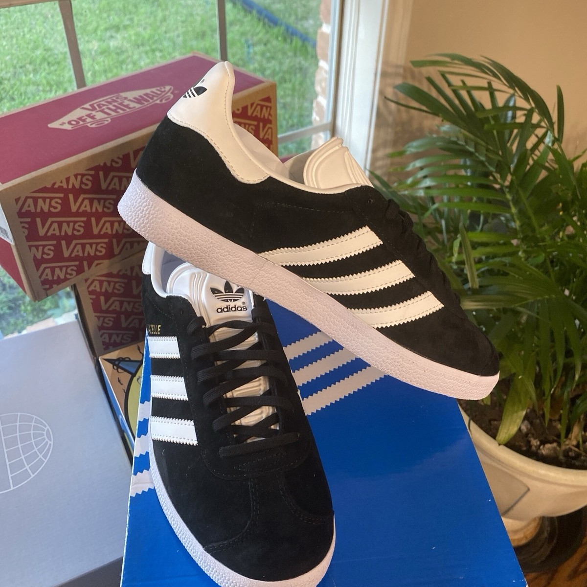 ADIDAS Originals Gazelle Core Black Cloud White Gold BB5476 ADIDAS Originals Gazelle Core Black Cloud White Gold BB5476