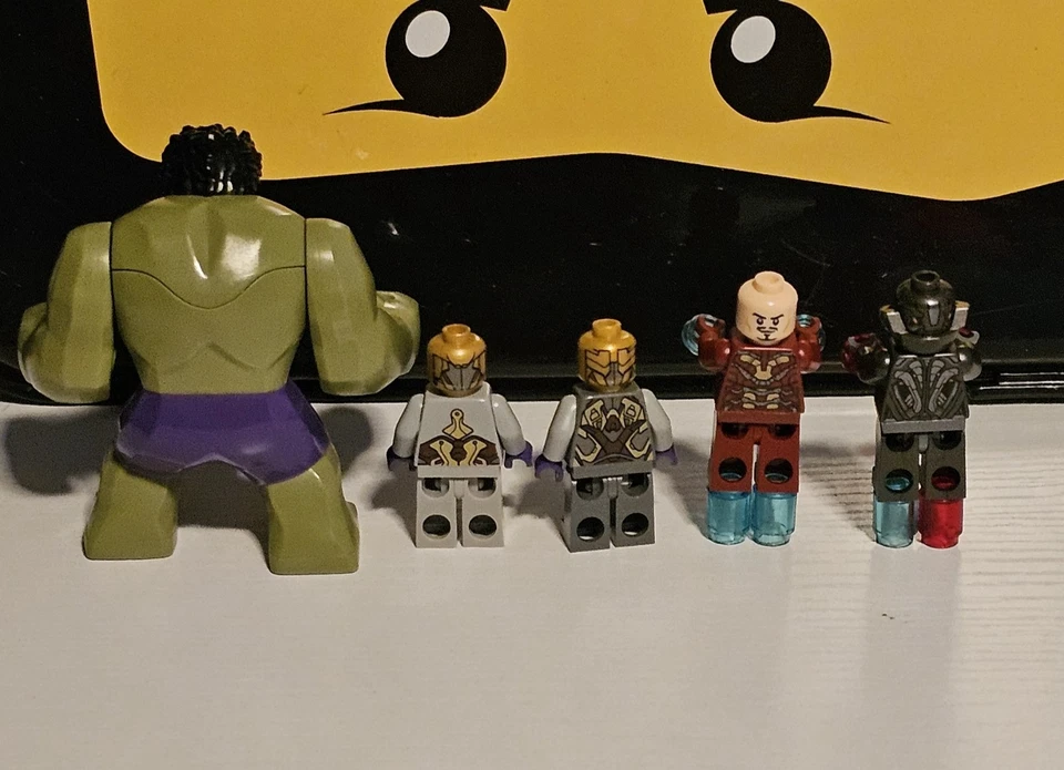 LEGO Marvel The Hulk Buster Smash (76031) Minifigures + 2 Chitauri Minifigures. - Image 3 of 3