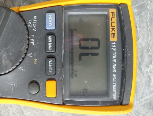 Used Fluke 117 True RMS Digital Multimeter with New Fluke TL175 Leads - Picture 3 of 8