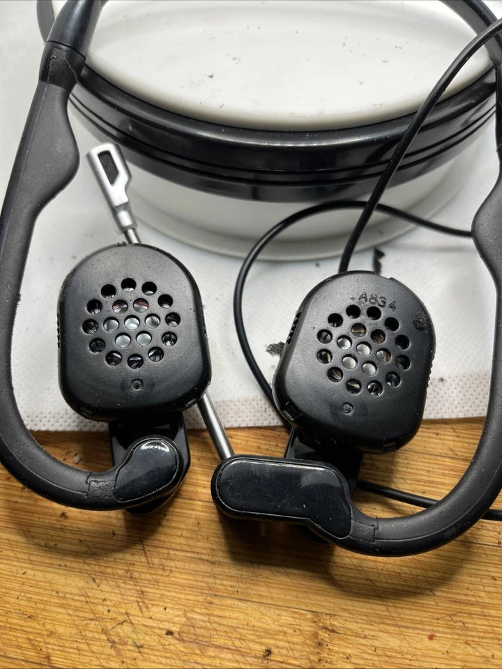 Logitech PC Computer A5572A USB Headset Headphones with Mic Volume Control Case - Image 3 of 4