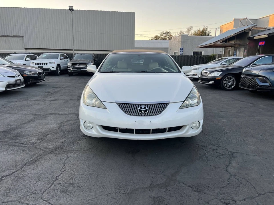 Toyota Camry Solara SLE 2006 V6 convertible de 2 puertas Foto 2 de 4