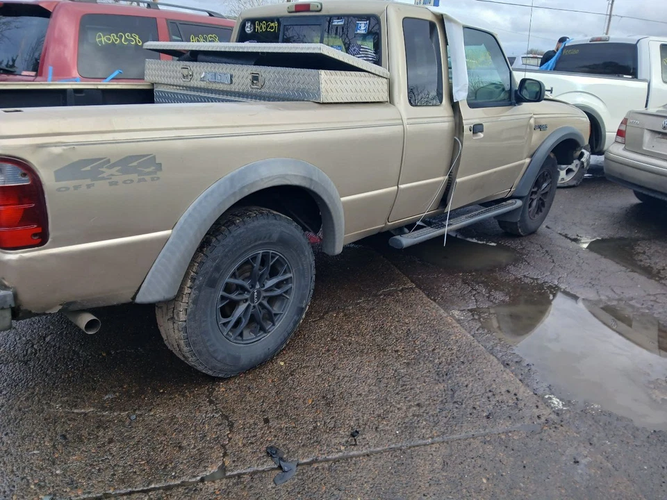 Conjunto de filtro de aire usado se adapta a: Ford Ranger 2002 4,0 grado A Foto 4 de 4