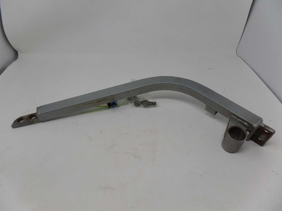 KAWASAKI ZX 600 ZX600 A ZX600A NINJA RIGHT SIDE ENGINE SUB FRAME