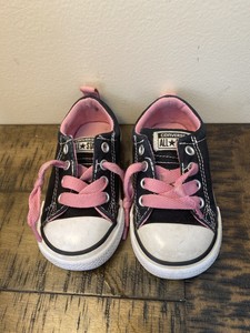 girls infant converse size 6