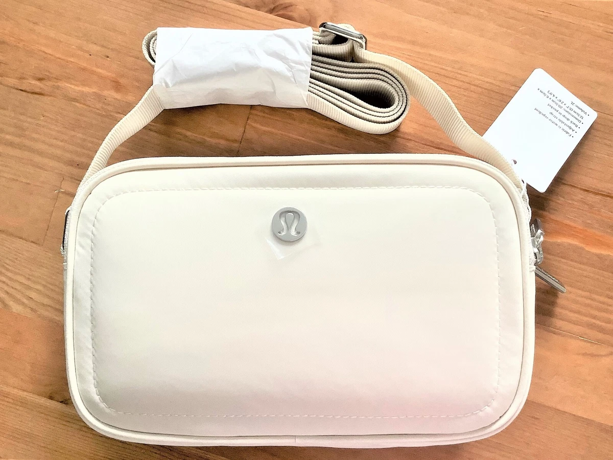 NWT! Lululemon Crossbody Camera Bag 2L - BLACK - FAST SHIPPING