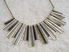 LIZ CLAIBORNE Goldtone Silvertone Gunmetal Bib Scoop Necklace A51 