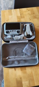 DJI Mini 3 Kameradrohne (mit RC-1 Display Fernsteuerung) Neuwertig, inkl. 2 Akku