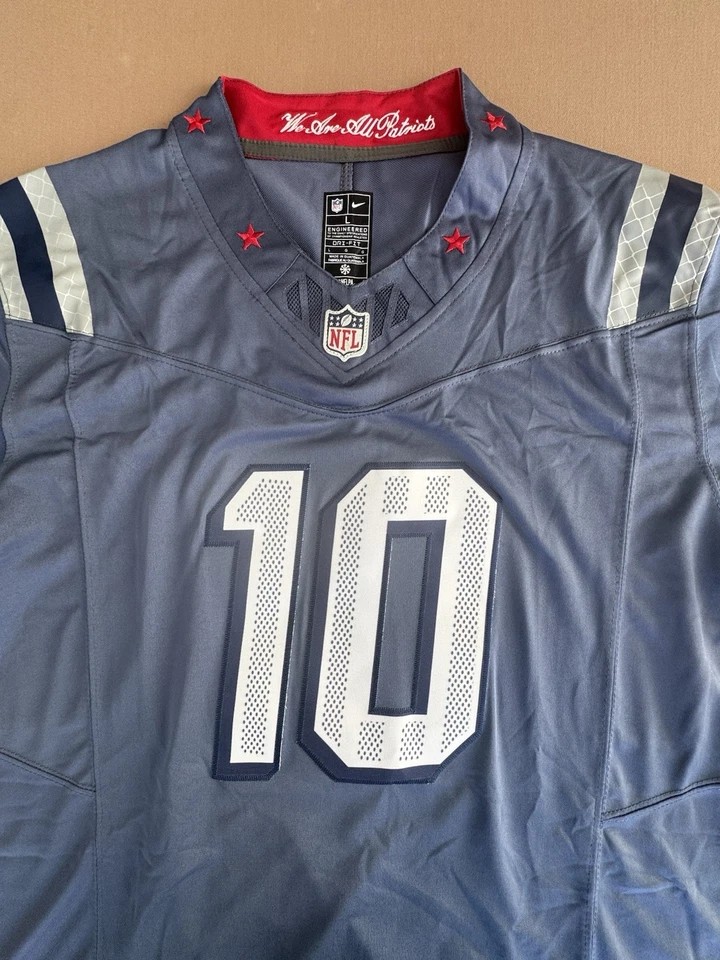 2025 Drake Maye #10 N.E Patriots "Nor'easter" F.U.S.E. LIMITED Rivalries Large - Image 4 of 4