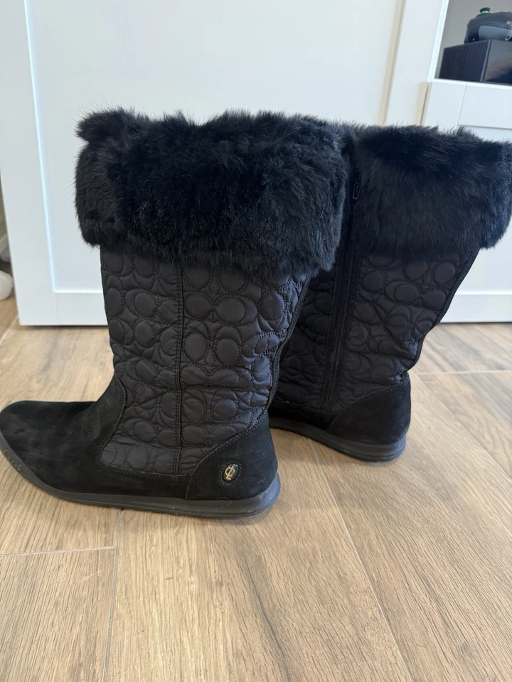 Botas acolchadas COACH Talen genuinas con puño de piel de conejo para mujer talla 11 M negras Foto 3 de 4