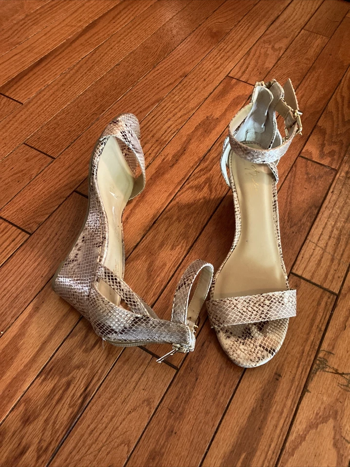 Sandalias Thalia Sodi para mujer piel de serpiente punta abierta con tiras talla 9,5 M envolventes alrededor del tobillo Foto 3 de 4