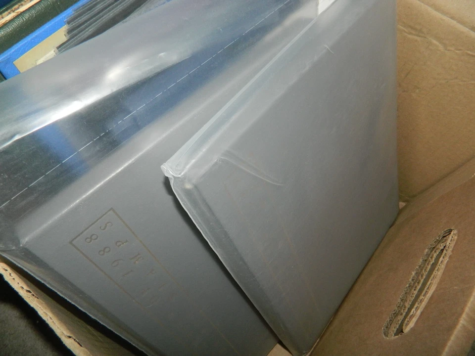 BRITISH COMMONWEALTH STAMPS LOT IN 10.7KG BOX (ALBUMS & YEAR BOOKS) - Image 2 of 4