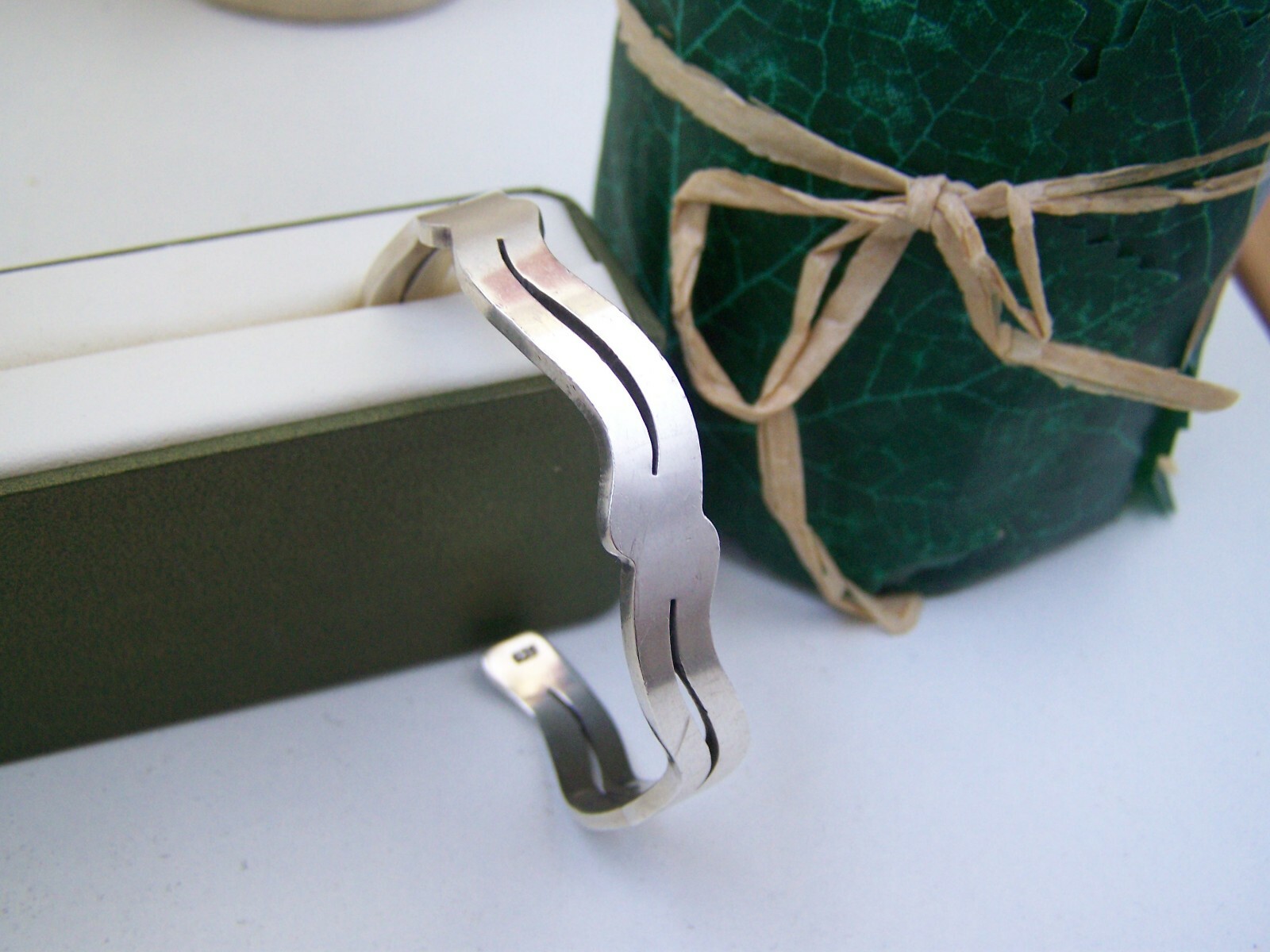 GORGEOUS STYLISH SOLID STERLING SILVER MODERNIST … - image 1
