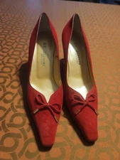 Vintage St. John Red Suede Pumps Size 8 High Heels Shoes Classics